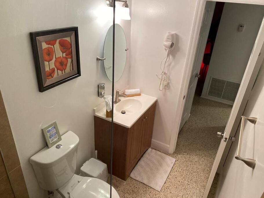Stayover In Miami Home 2Br - 1Bth - Free Parking Bagian luar foto